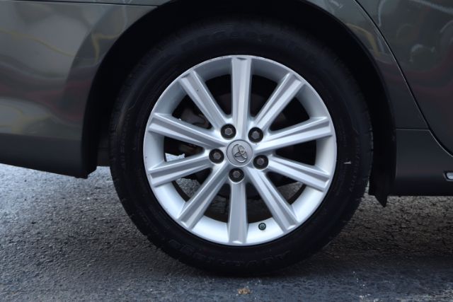 2014 Toyota Camry Hybrid  thumbnail 24