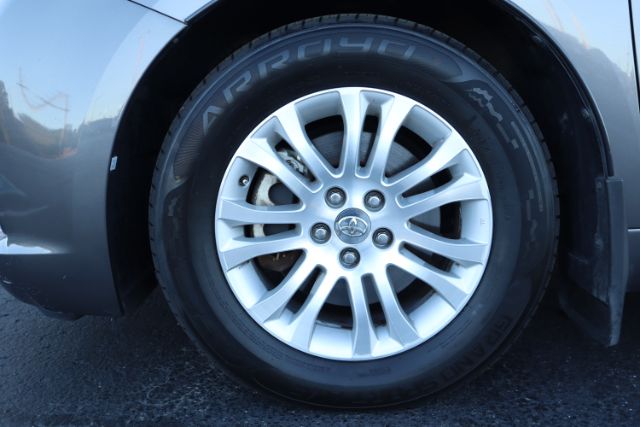 2016 Toyota Sienna  thumbnail 28