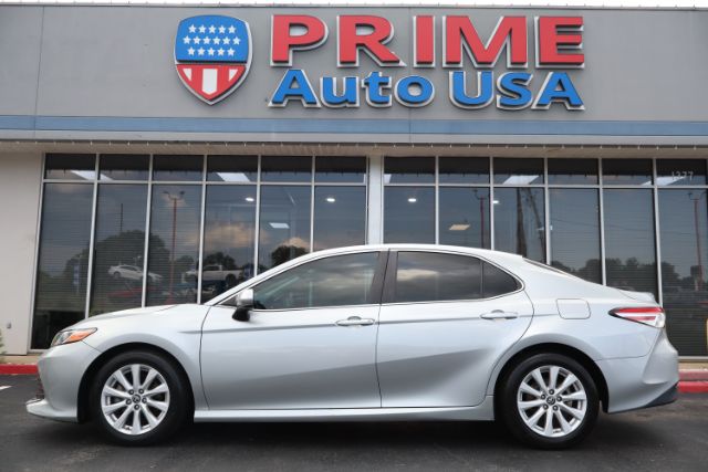 2018 Toyota Camry  vehicle photo