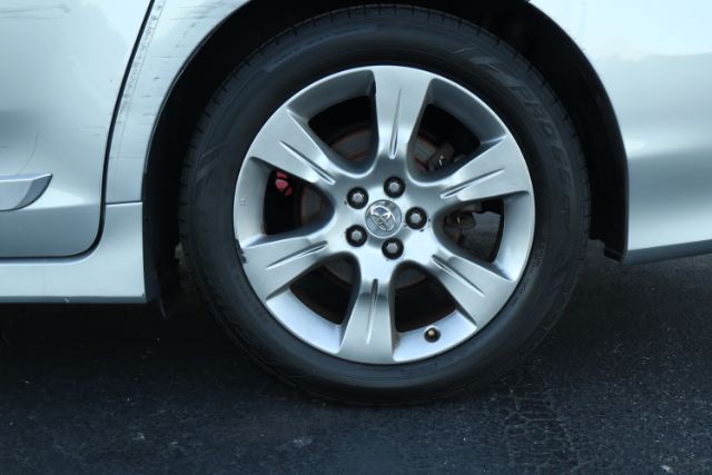 2013 Toyota Sienna  thumbnail 28