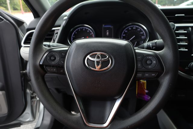 2018 Toyota Camry  thumbnail 18