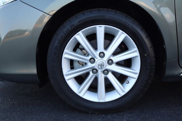 2014 Toyota Camry Hybrid  thumbnail 26