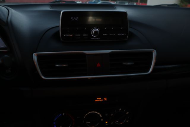 2014 Mazda Mazda3 Hatchback  thumbnail 16