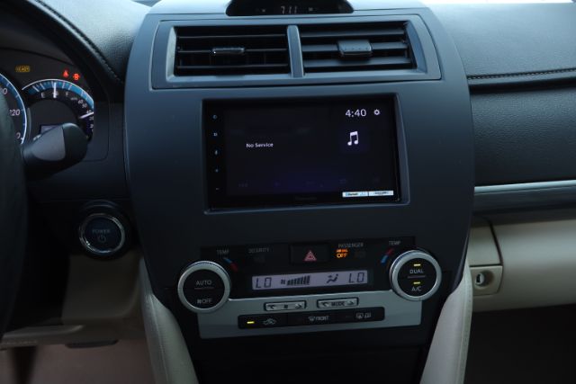 2014 Toyota Camry Hybrid  thumbnail 19