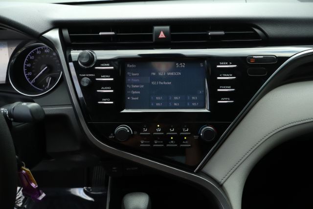 2018 Toyota Camry  thumbnail 19