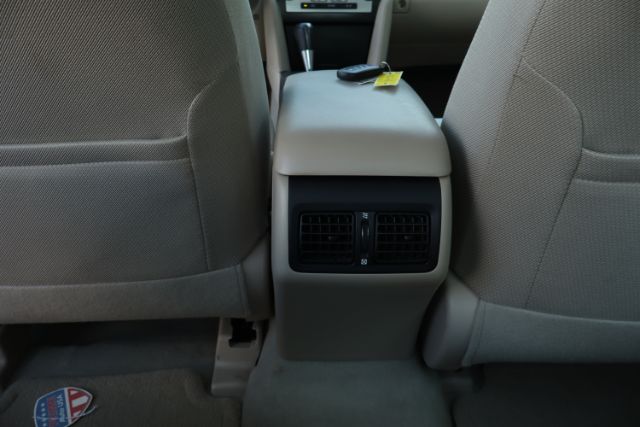 2014 Toyota Camry Hybrid  thumbnail 14